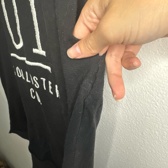 ❤️Hollister Tank - Picture 3 of 5